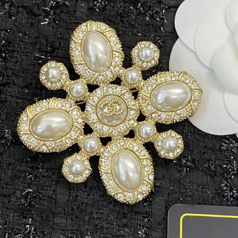 Bold Chanel Brooches 232430