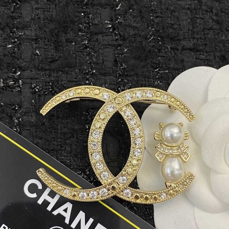 Chanel Brooches EyeCatching 232358