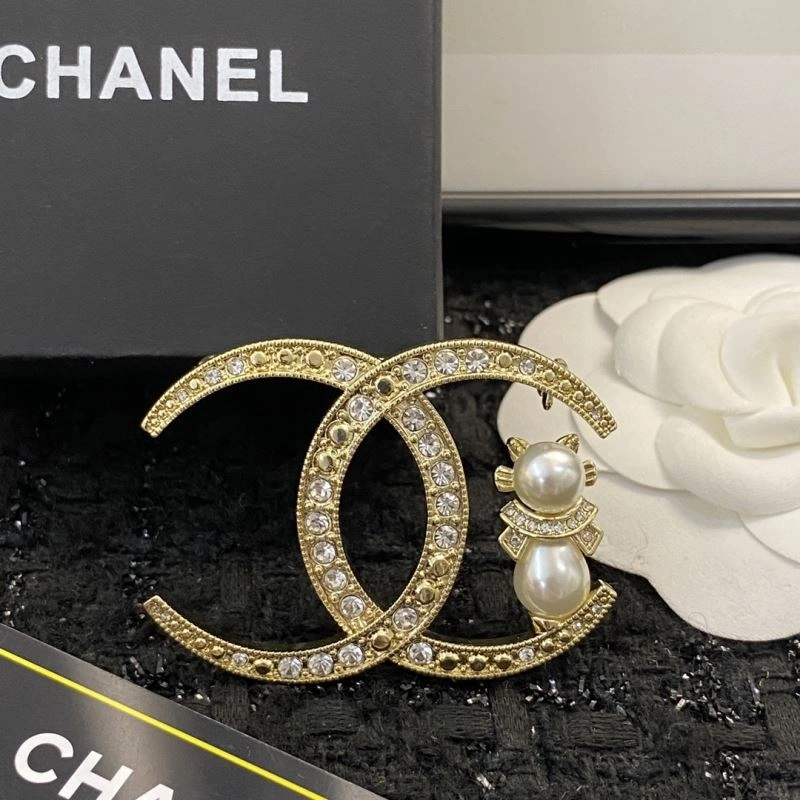 Chanel Brooches EyeCatching 232358