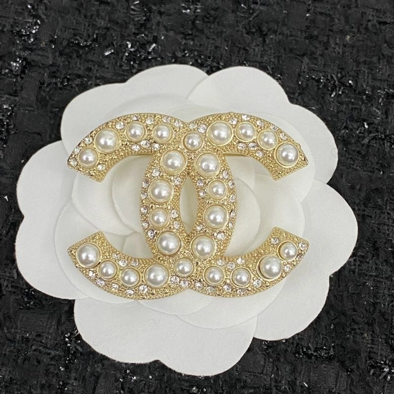 Chanel Brooches Elegant 232318