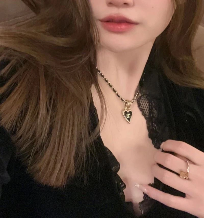 Chanel Brooches Breathable 232331