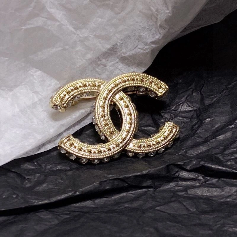 WellDesigned Chanel Brooches 232327