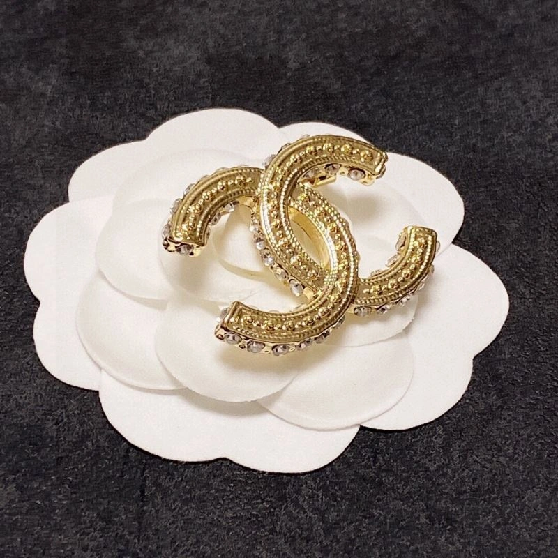 WellDesigned Chanel Brooches 232327