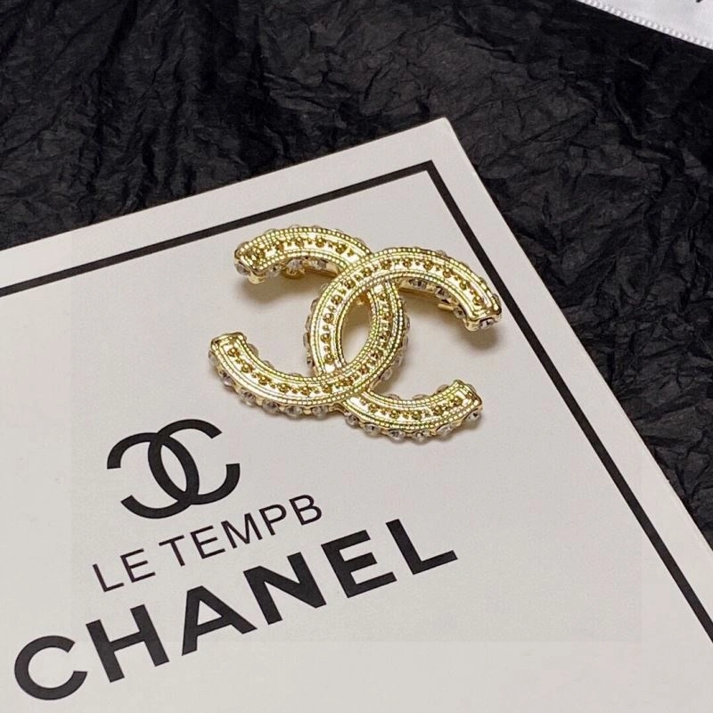 WellDesigned Chanel Brooches 232327