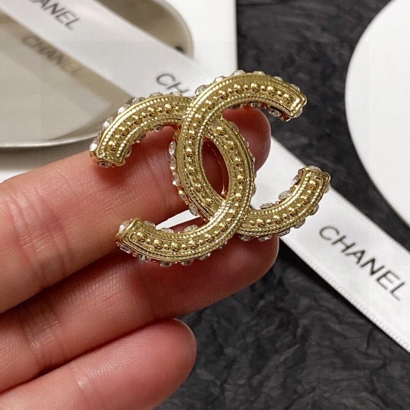 WellDesigned Chanel Brooches 232327
