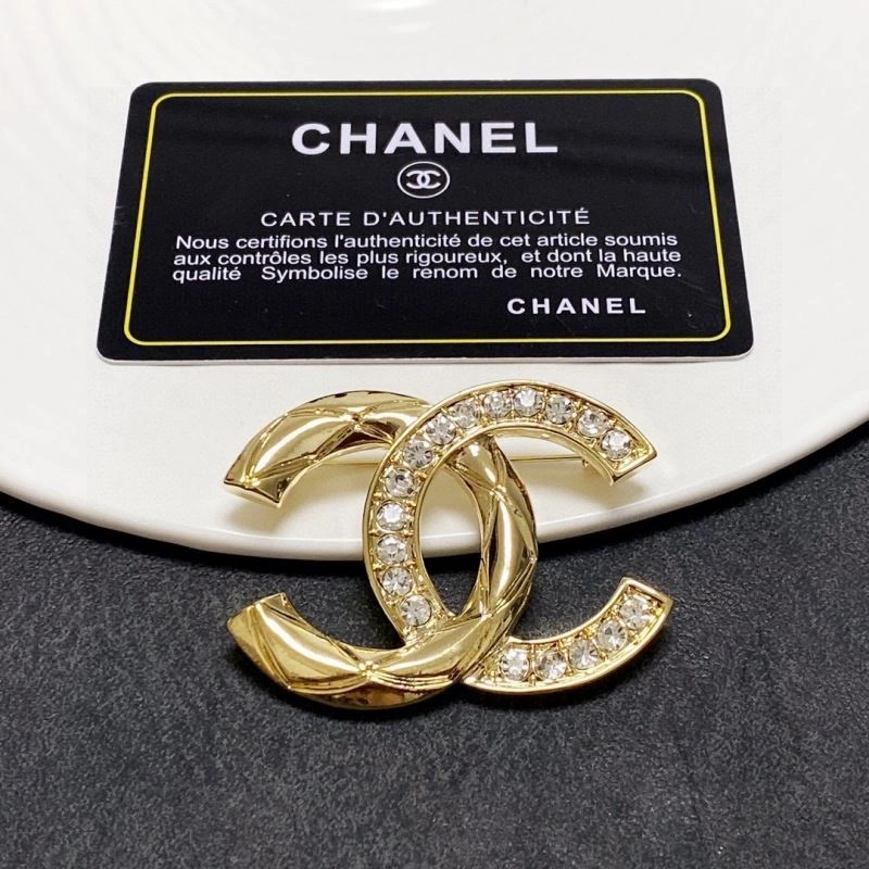 Durable Chanel Brooches 232384