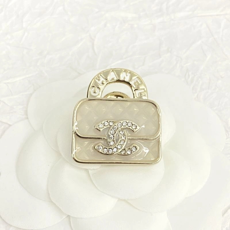Chanel Brooches FashionForward 232307