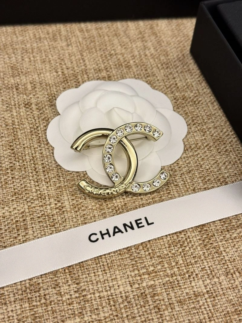 Compact Chanel Brooches 232389