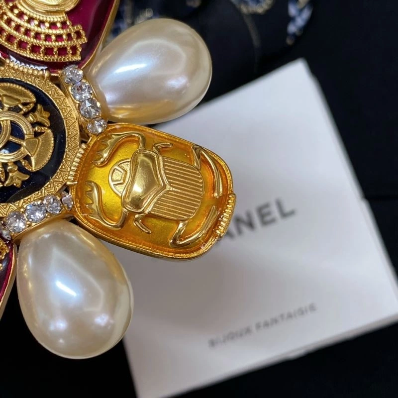 Chanel Brooches Functional 231926
