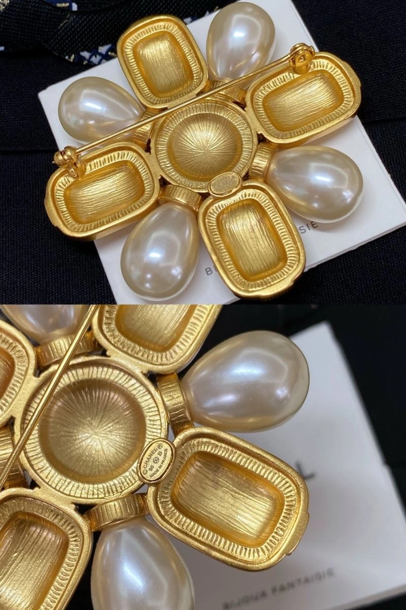 Chanel Brooches Functional 231926