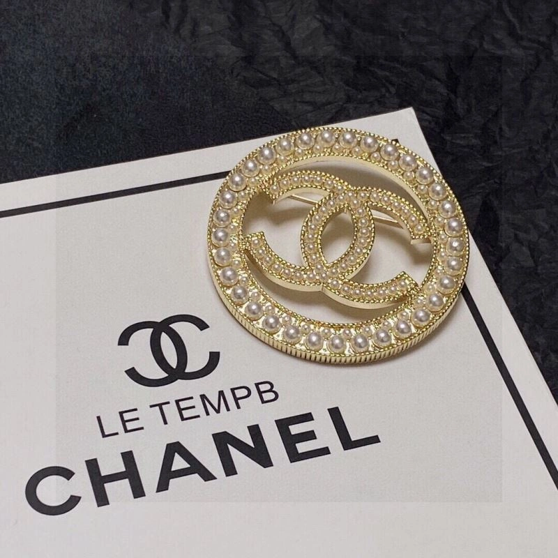Chanel Brooches SmoothTexture 231970