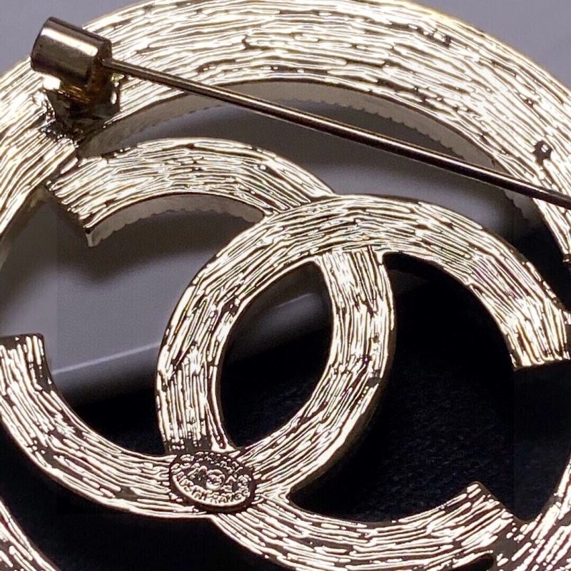 Chanel Brooches SmoothTexture 231970