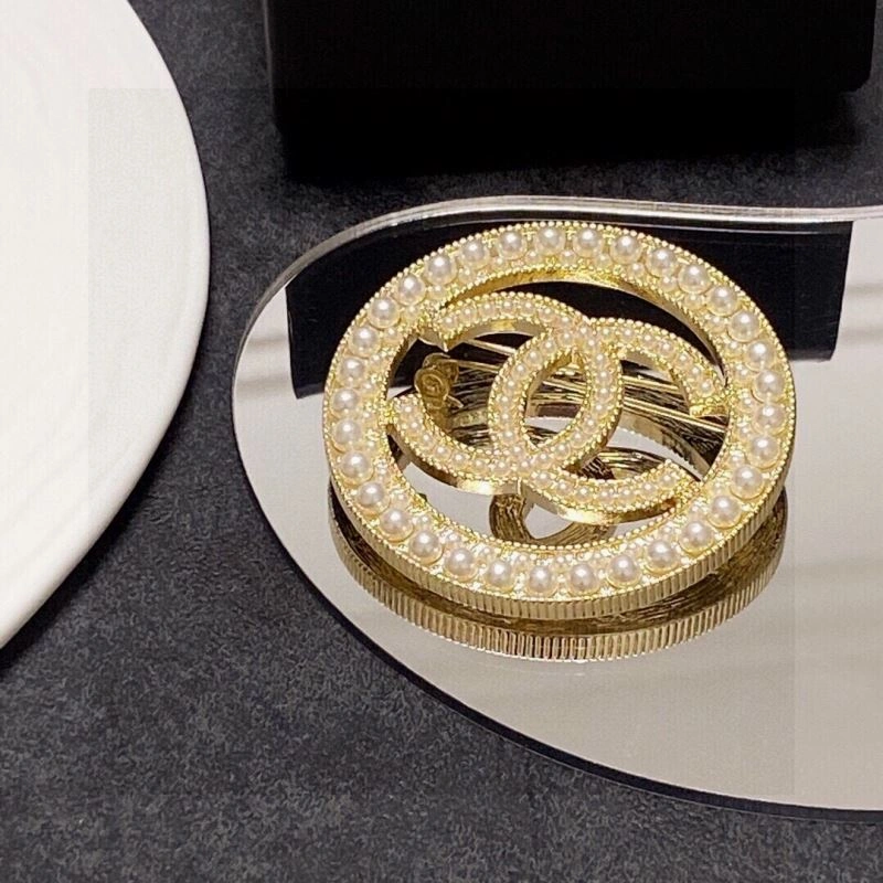 Chanel Brooches SmoothTexture 231970