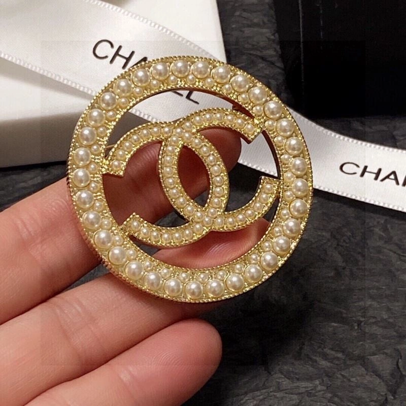 Chanel Brooches SmoothTexture 231970