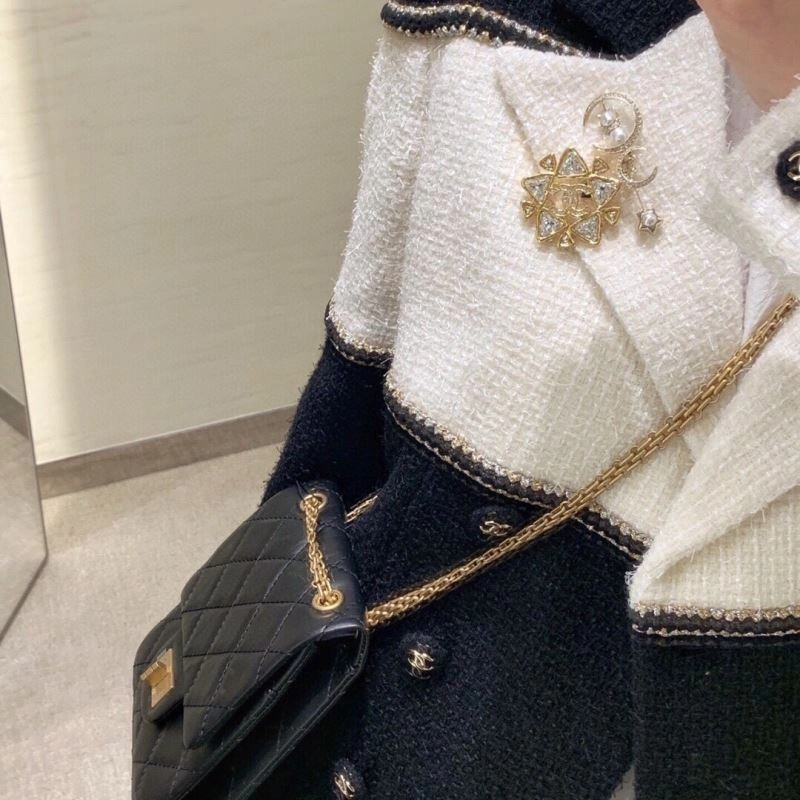 Chanel Brooches Flexible 231920