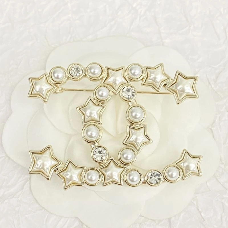SoftTouch Chanel Brooches 231946