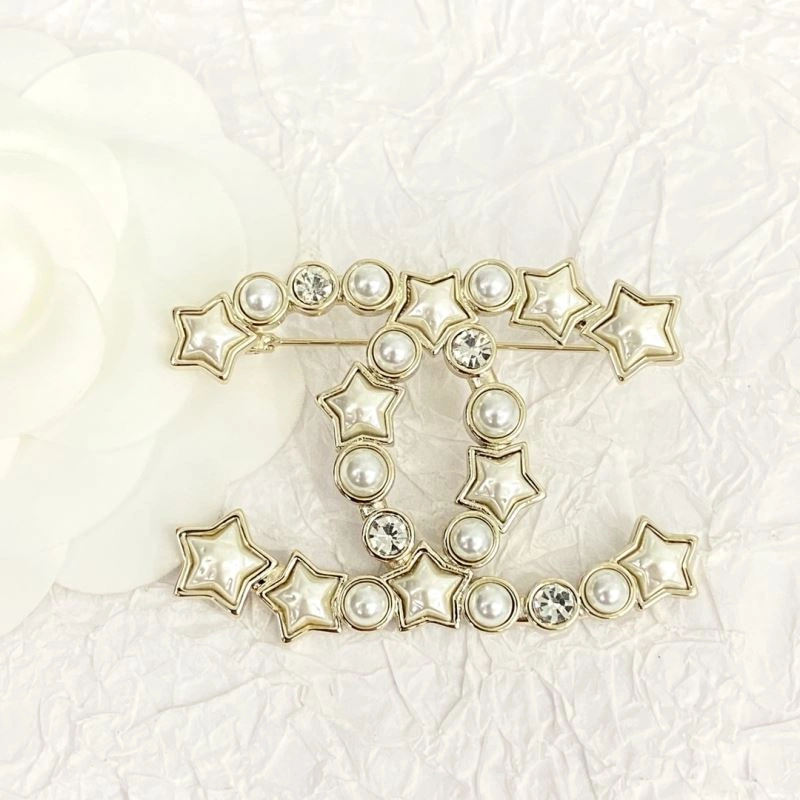 SoftTouch Chanel Brooches 231946