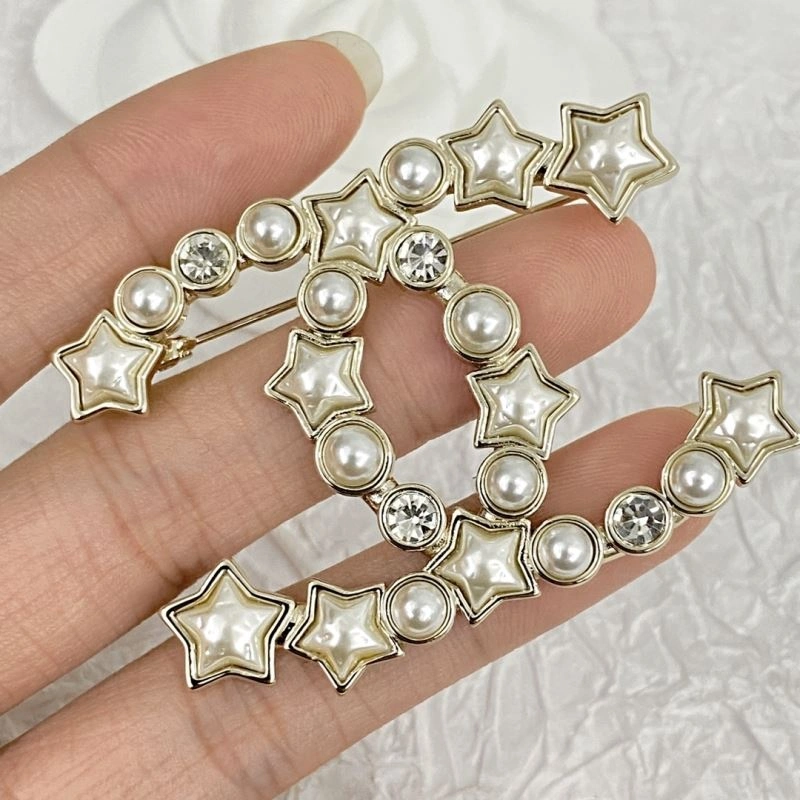 SoftTouch Chanel Brooches 231946
