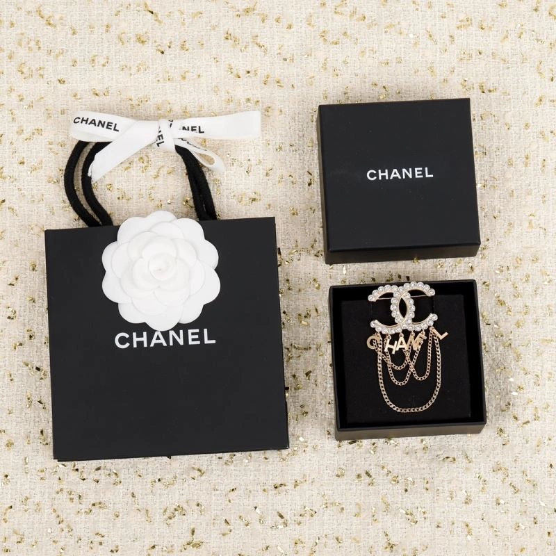 Chanel Brooches Comfortable 231945