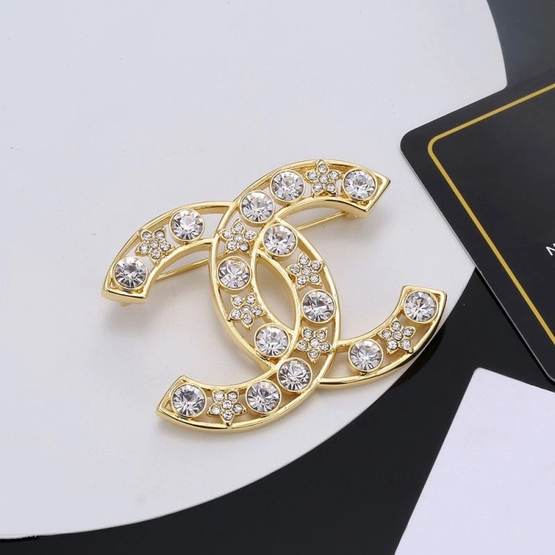 FashionForward Chanel Brooches 231909