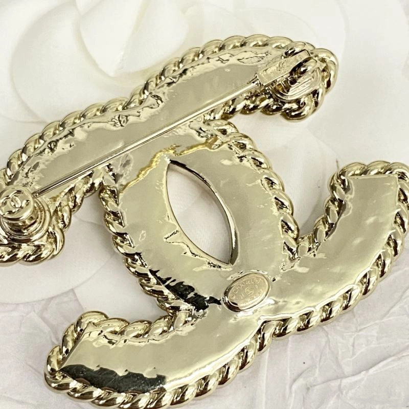 Reliable Chanel Brooches 231918