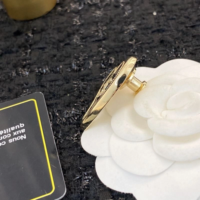 Chanel Brooches Stylish 231870