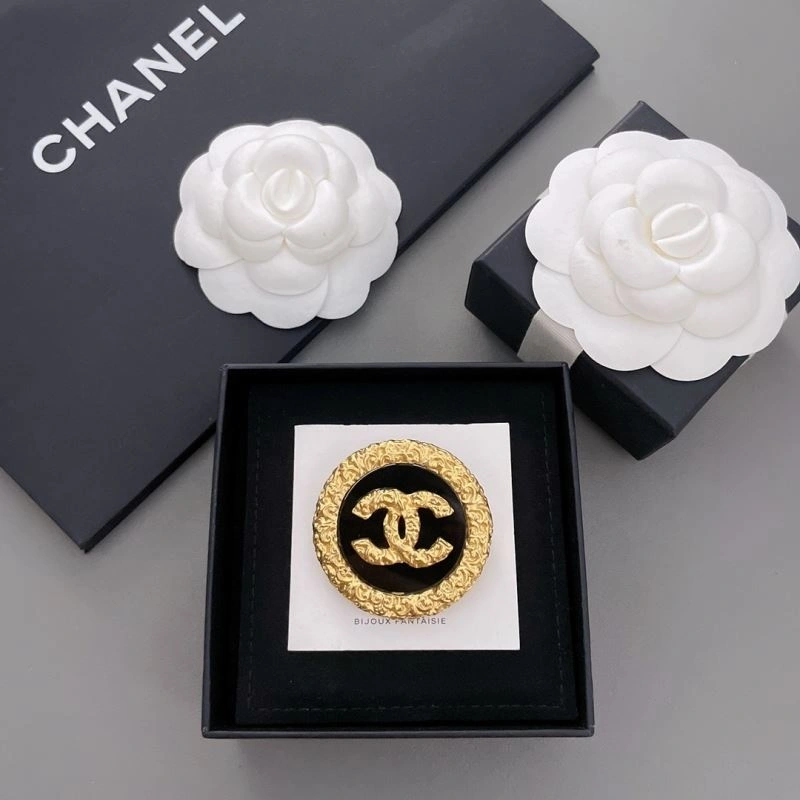 MoistureWicking Chanel Brooches 231880