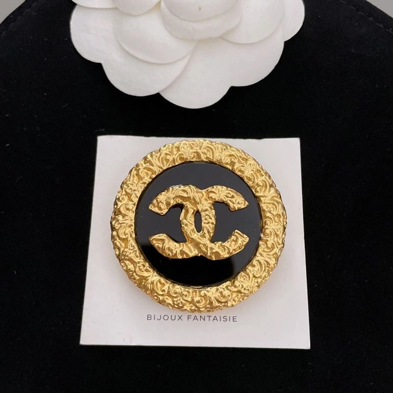 MoistureWicking Chanel Brooches 231880