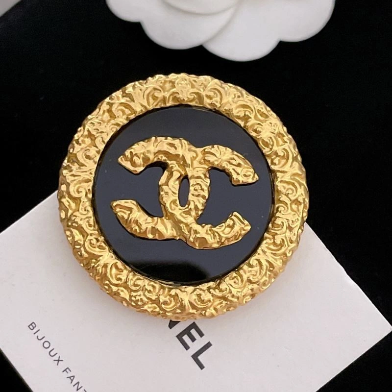 MoistureWicking Chanel Brooches 231880
