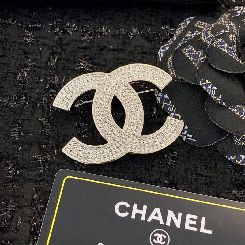 Durable Chanel Brooches 231877