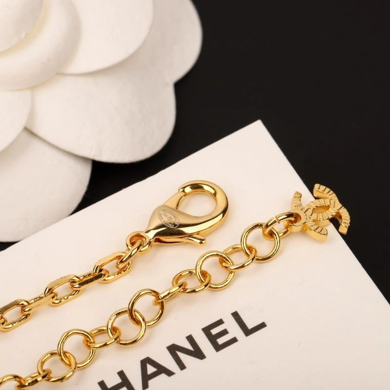 Chanel Brooches Sleek 231913