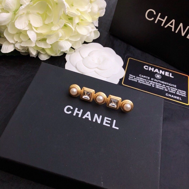 Chanel Brooches Sporty 231888