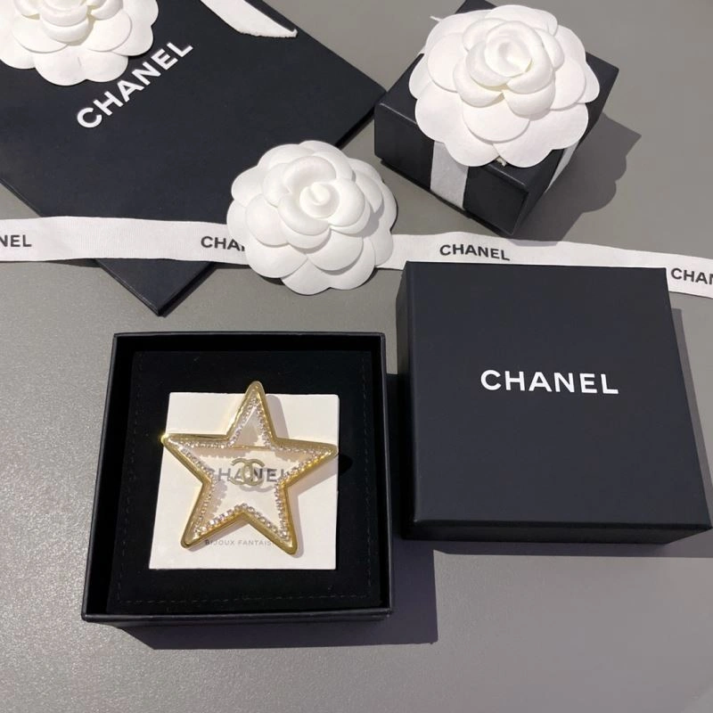 Chanel Brooches SmoothTexture 231896