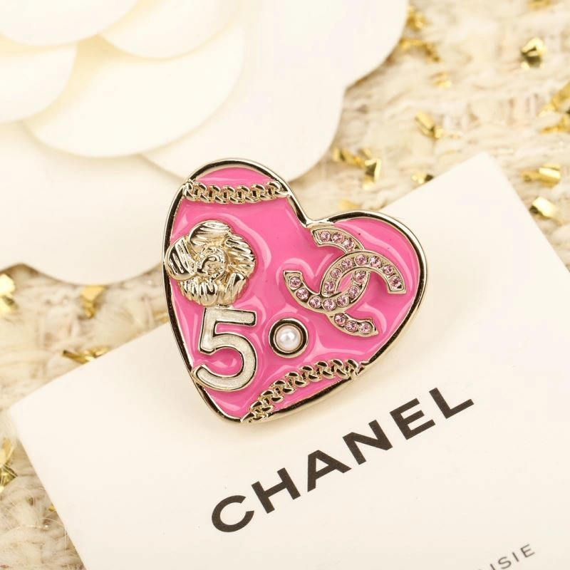 Resilient Chanel Brooches 231863