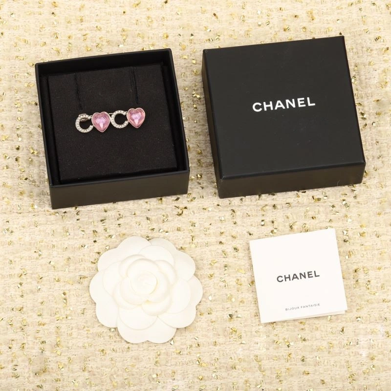 EyeCatching Chanel Brooches 231847