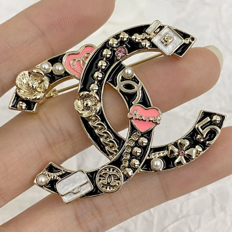 HighPerformance Chanel Brooches 231868