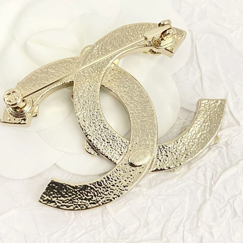 HighPerformance Chanel Brooches 231868