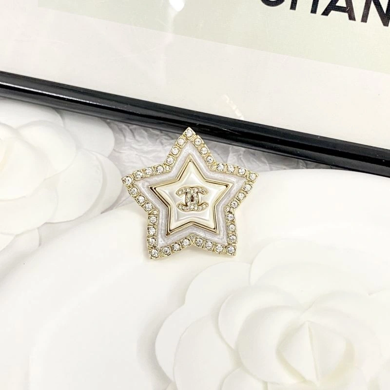 Bright Chanel Brooches 230279