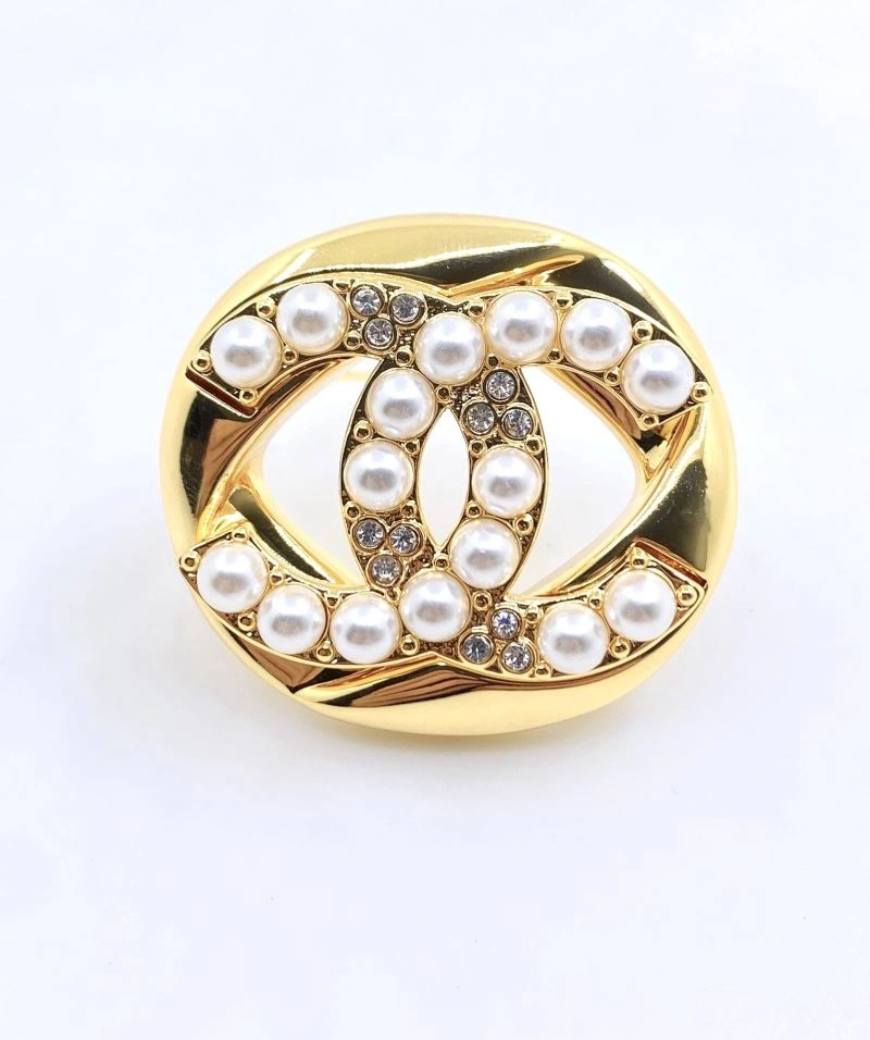 Chanel Brooches Resilient 230290