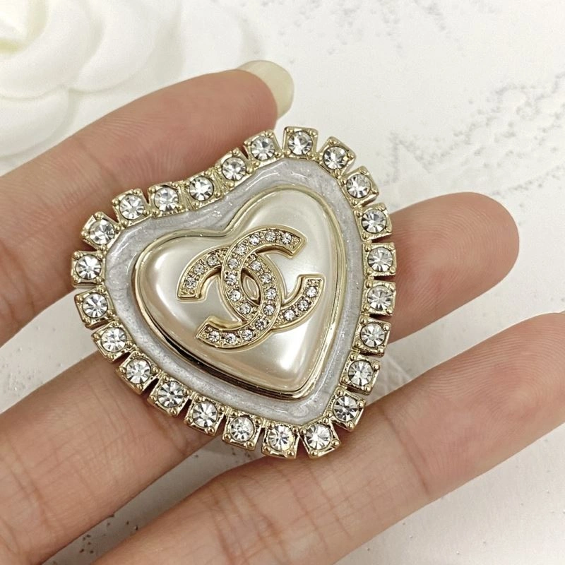 Packable Chanel Brooches 230267