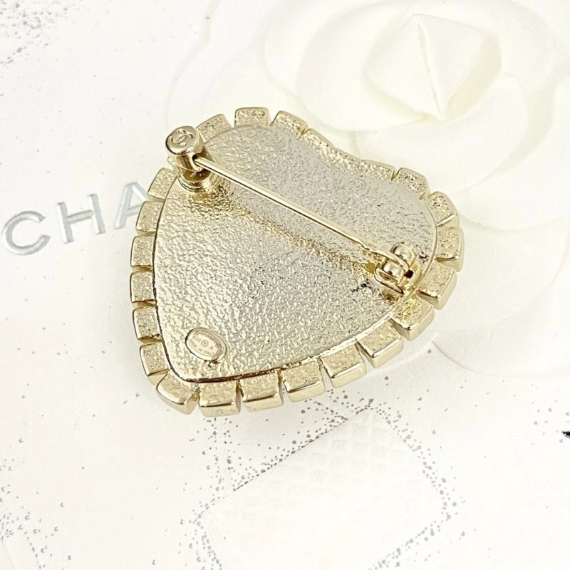 Packable Chanel Brooches 230267