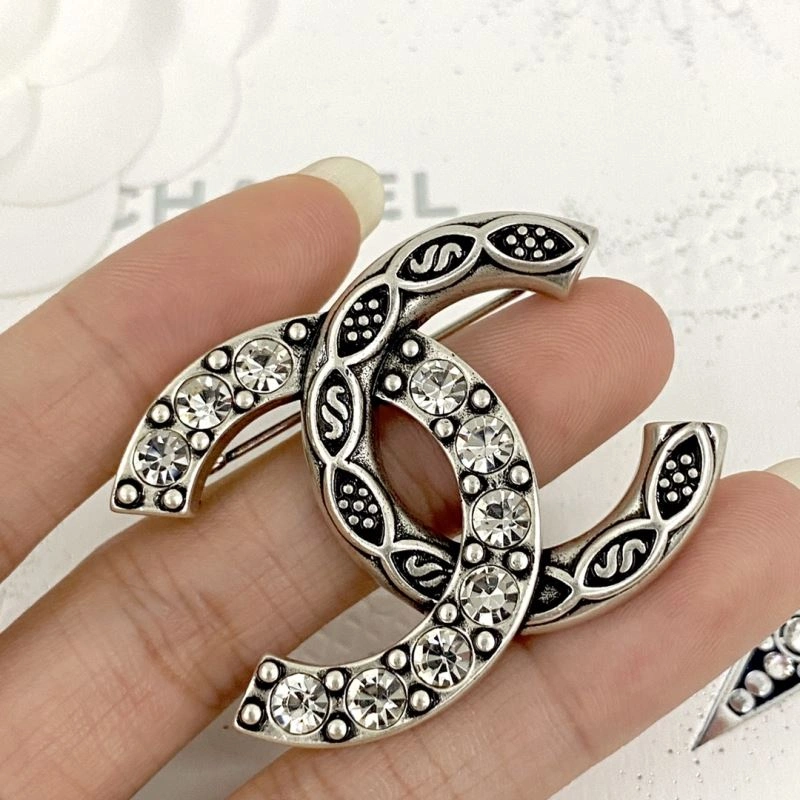 Chanel Brooches RelaxedFit 230324