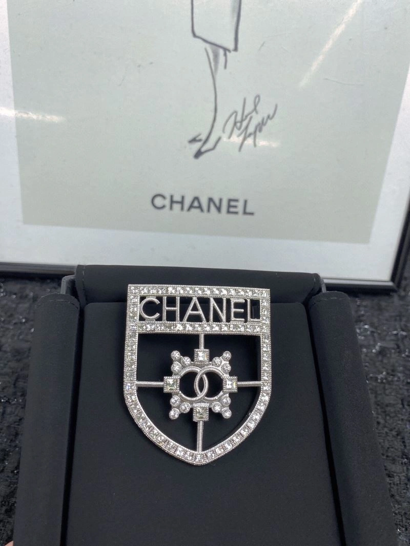 Chanel Brooches Lightweight 230259