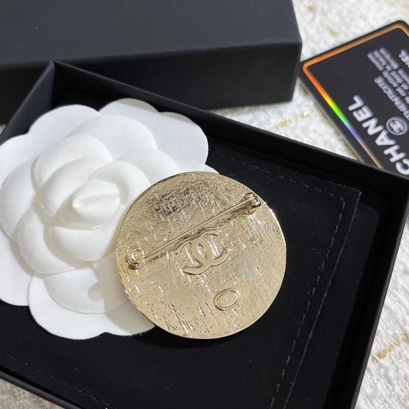 Chanel Brooches TechFriendly 230277