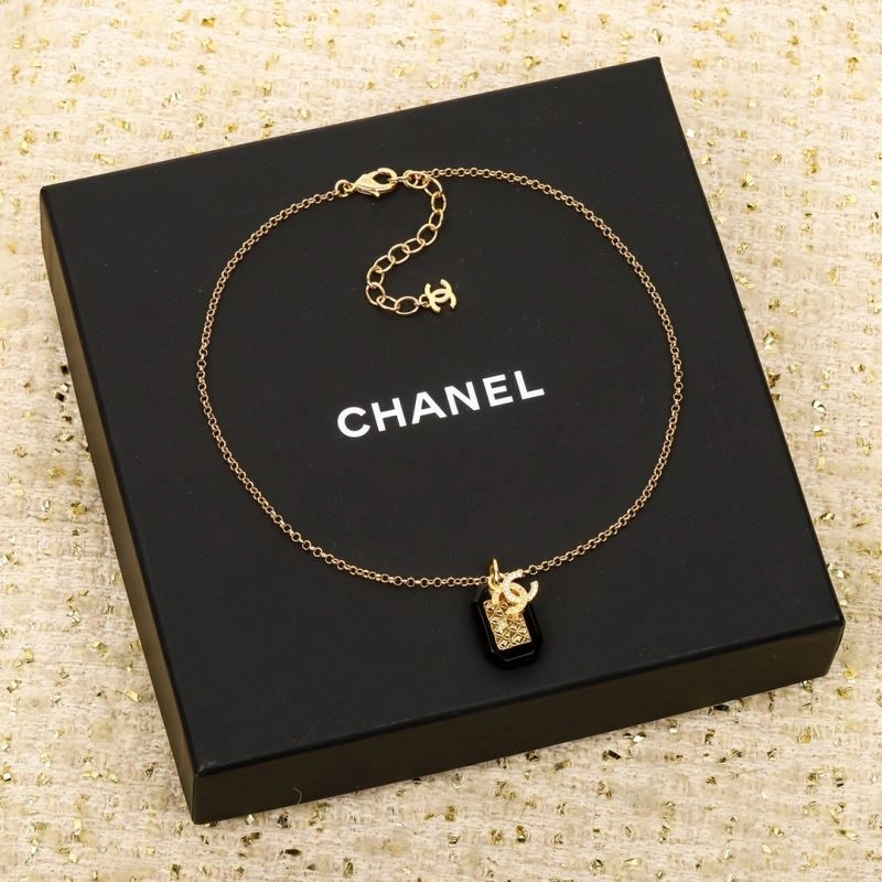 Chanel Brooches Vibrant 230299