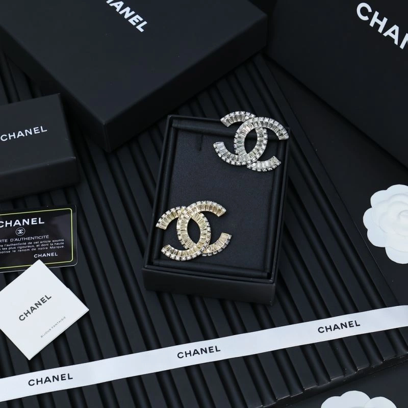 Durable Chanel Brooches 230243