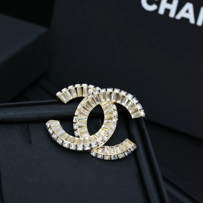 Durable Chanel Brooches 230243