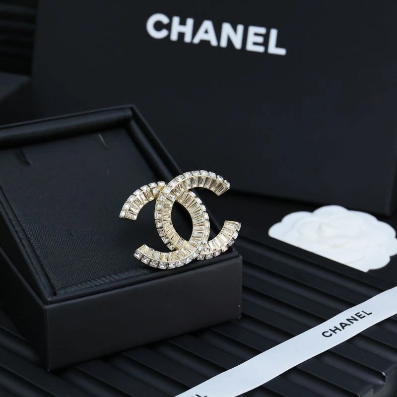 Durable Chanel Brooches 230243