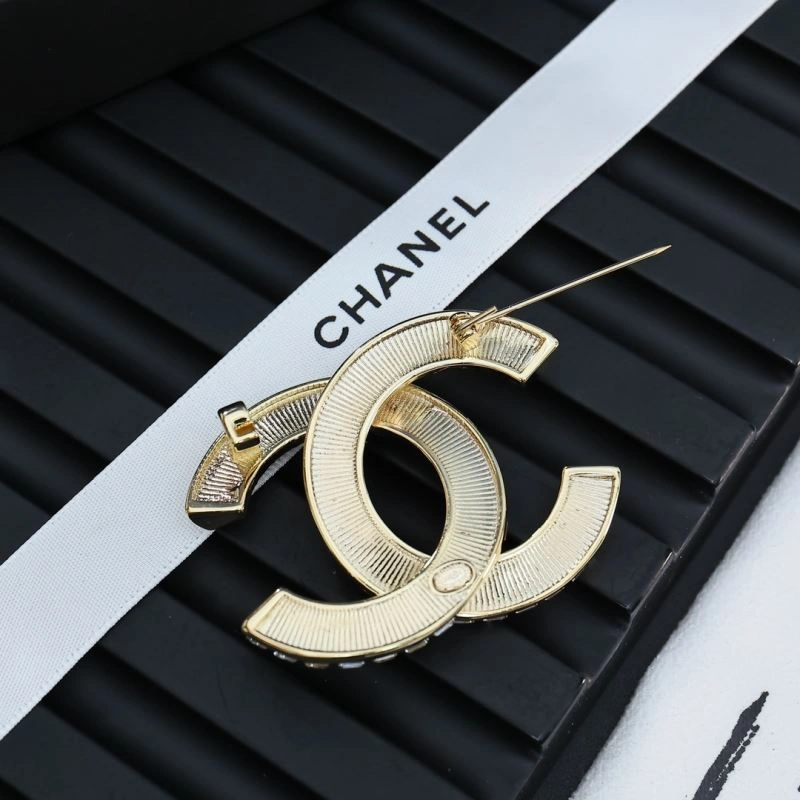 Durable Chanel Brooches 230243