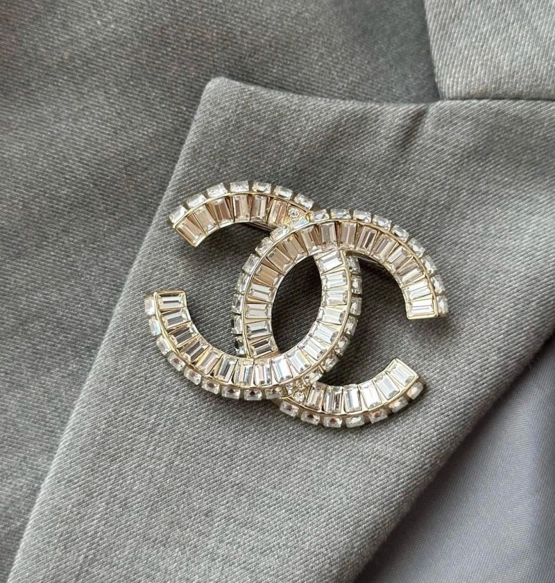 Durable Chanel Brooches 230243